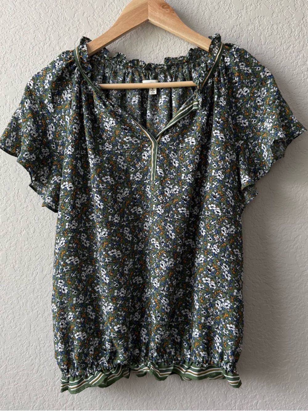 Max Studio Olive Green Floral Ruffle Sleeve Blouse